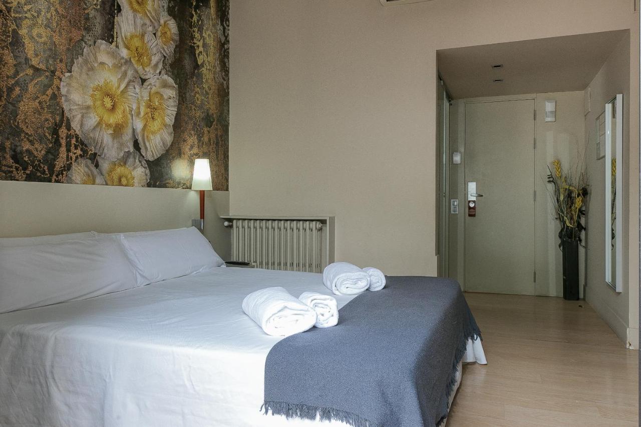 Hotel El Castell Sant Boi de Llobregat Eksteriør bilde
