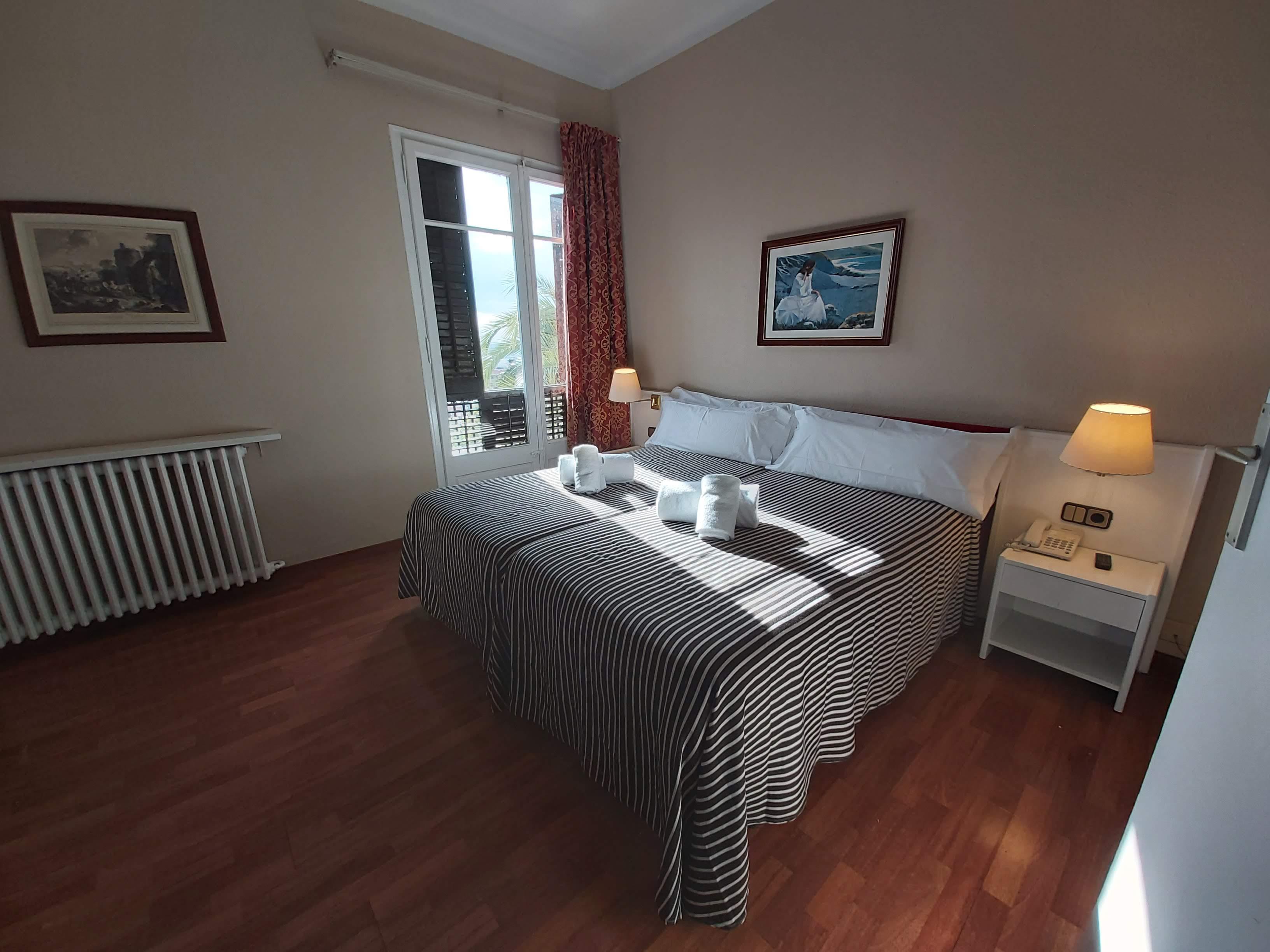 Hotel El Castell Sant Boi de Llobregat Eksteriør bilde