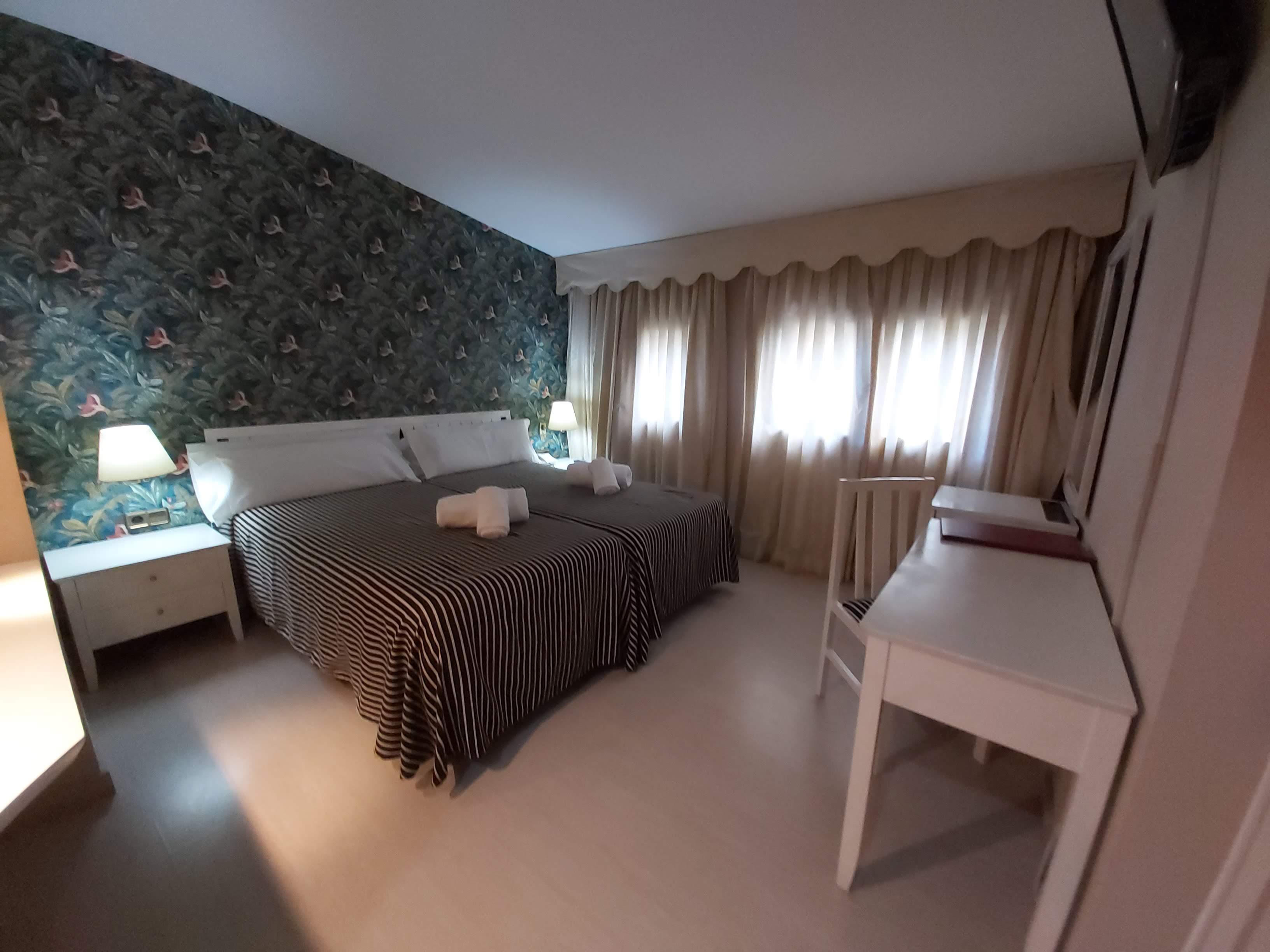 Hotel El Castell Sant Boi de Llobregat Eksteriør bilde