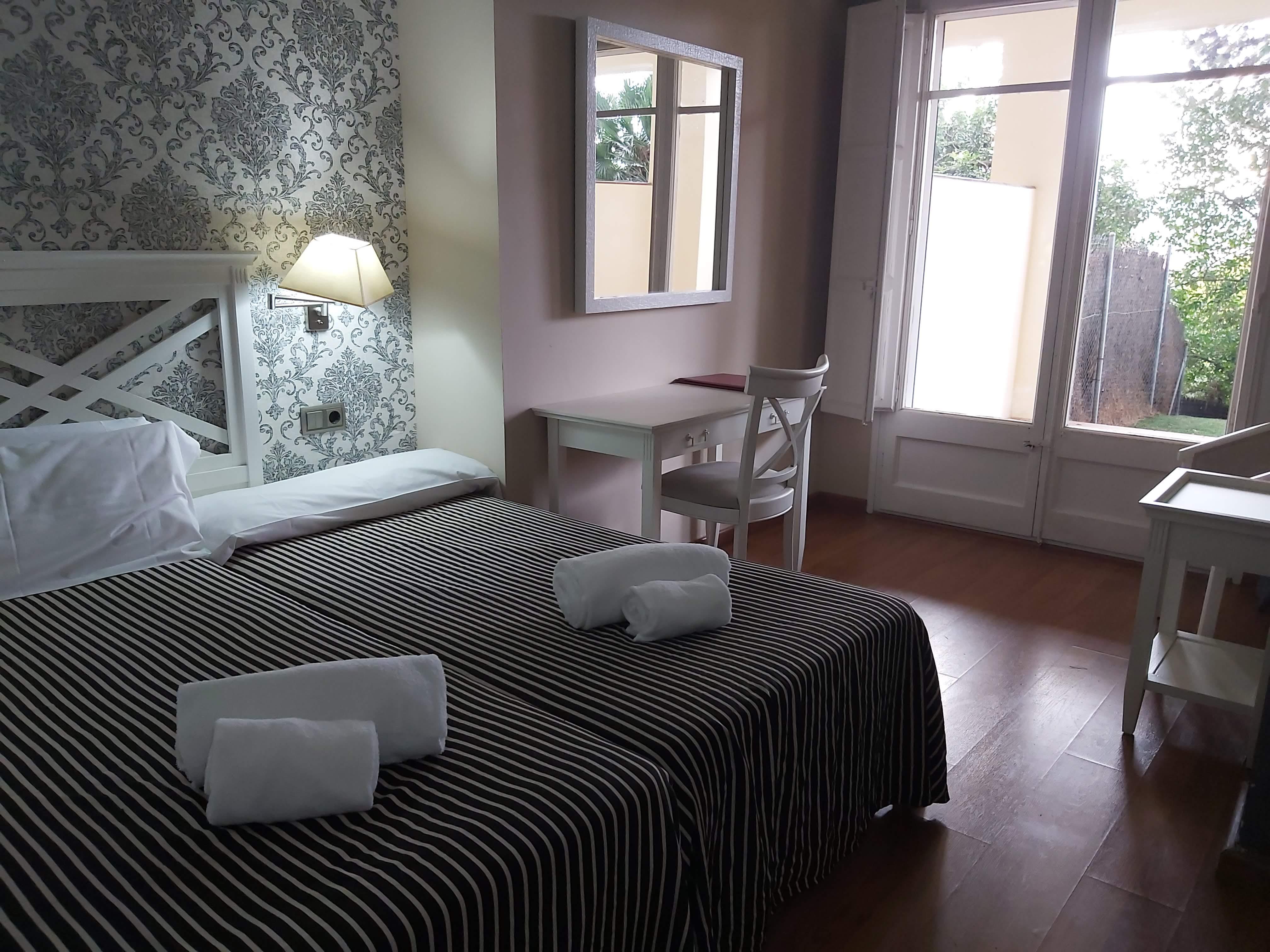 Hotel El Castell Sant Boi de Llobregat Eksteriør bilde