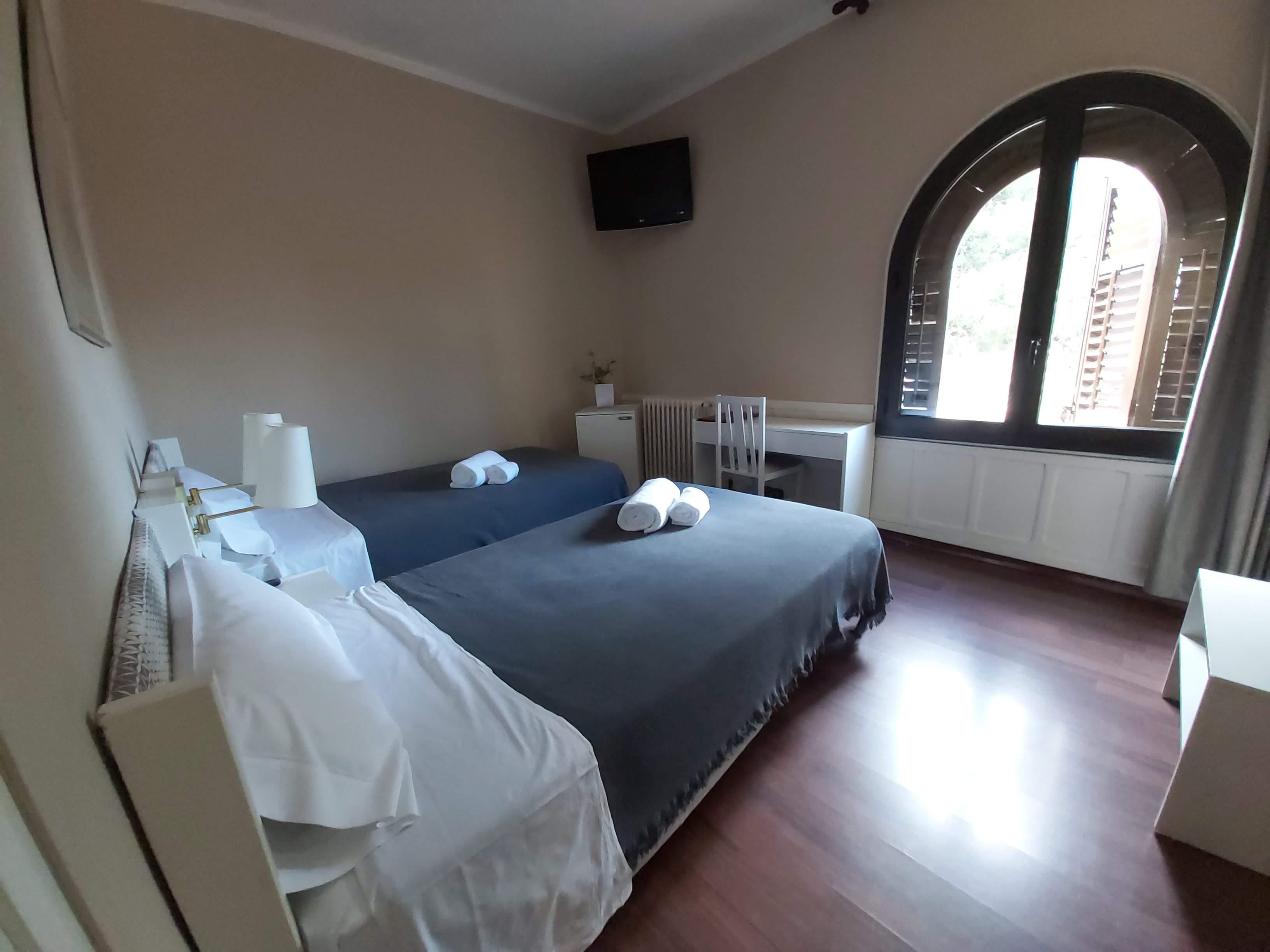 Hotel El Castell Sant Boi de Llobregat Eksteriør bilde
