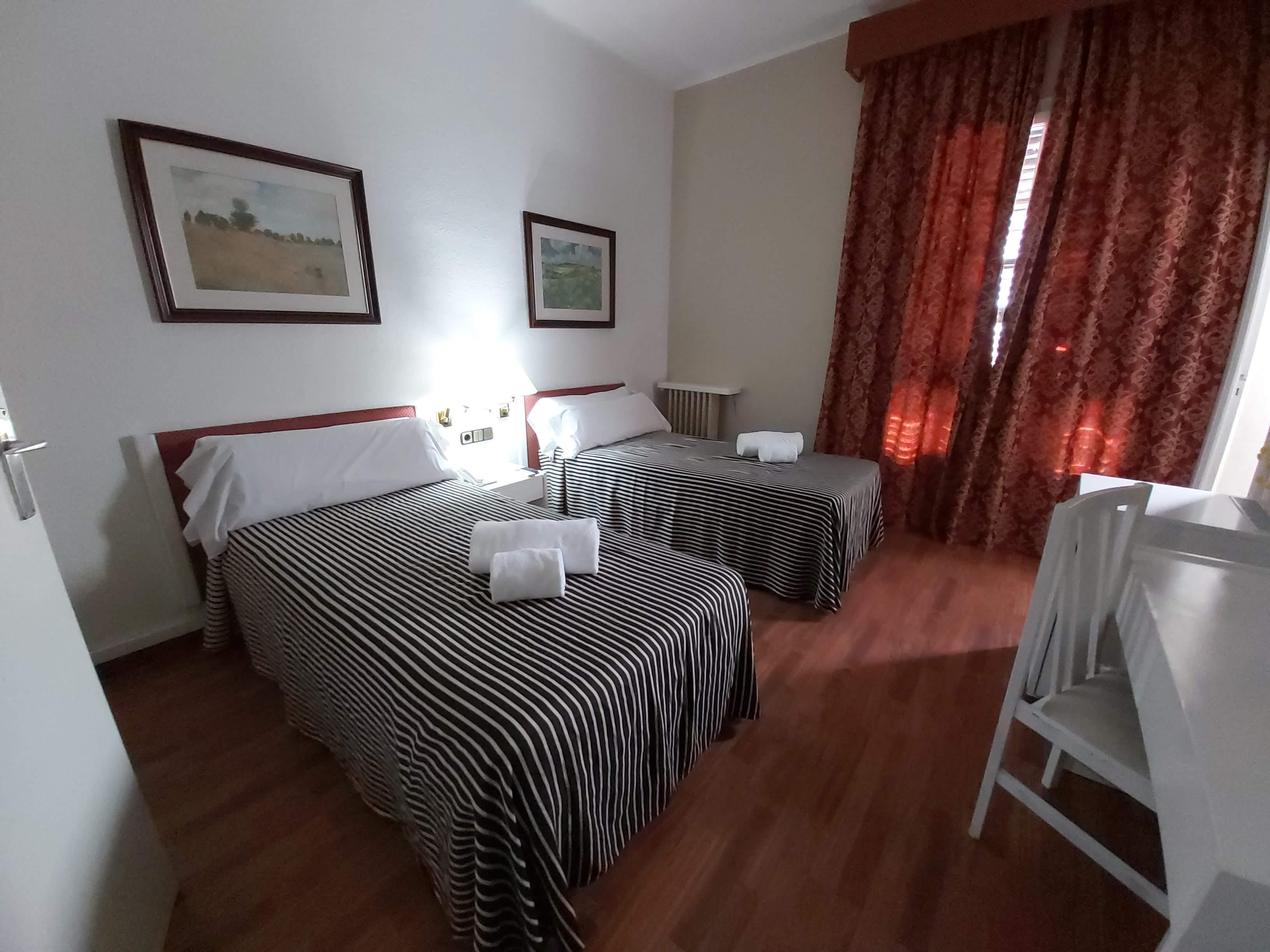 Hotel El Castell Sant Boi de Llobregat Eksteriør bilde
