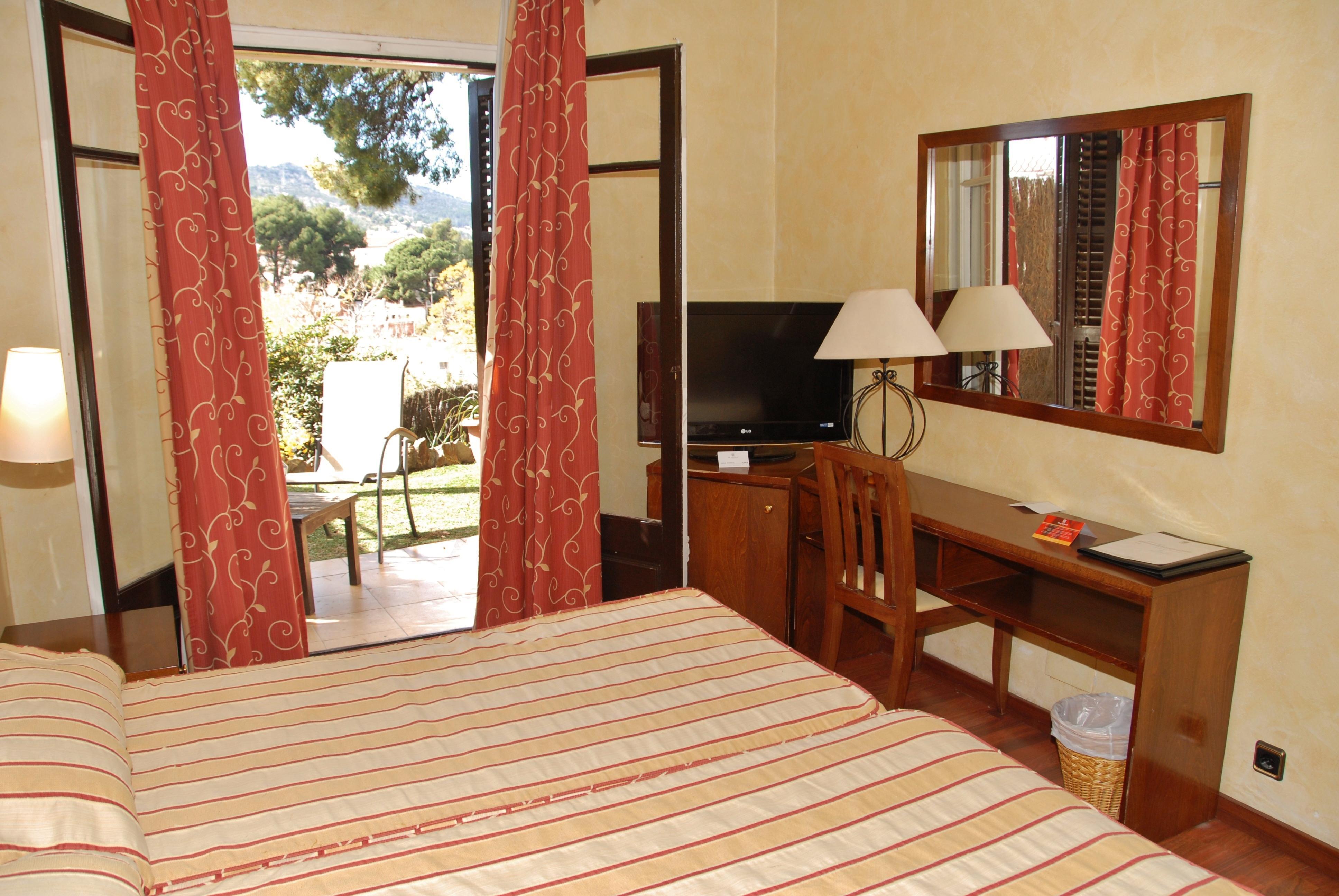Hotel El Castell Sant Boi de Llobregat Eksteriør bilde