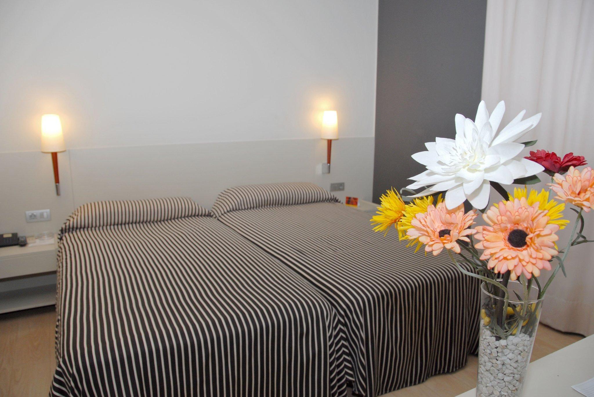 Hotel El Castell Sant Boi de Llobregat Eksteriør bilde