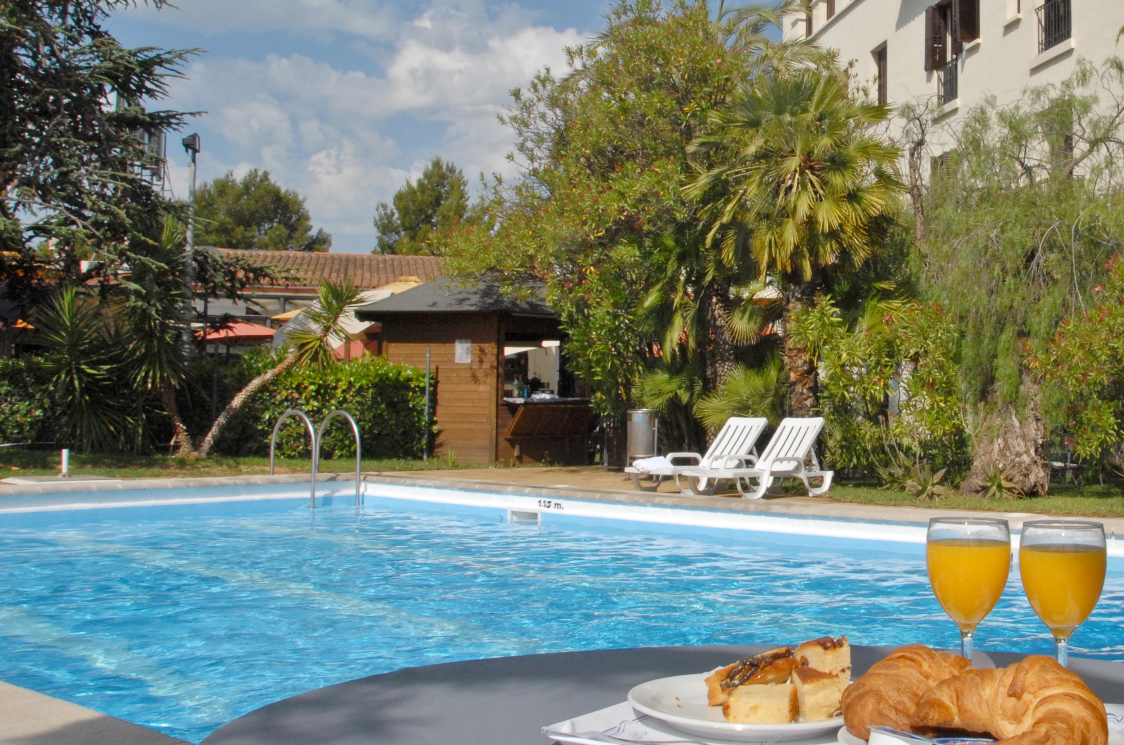 Hotel El Castell Sant Boi de Llobregat Eksteriør bilde