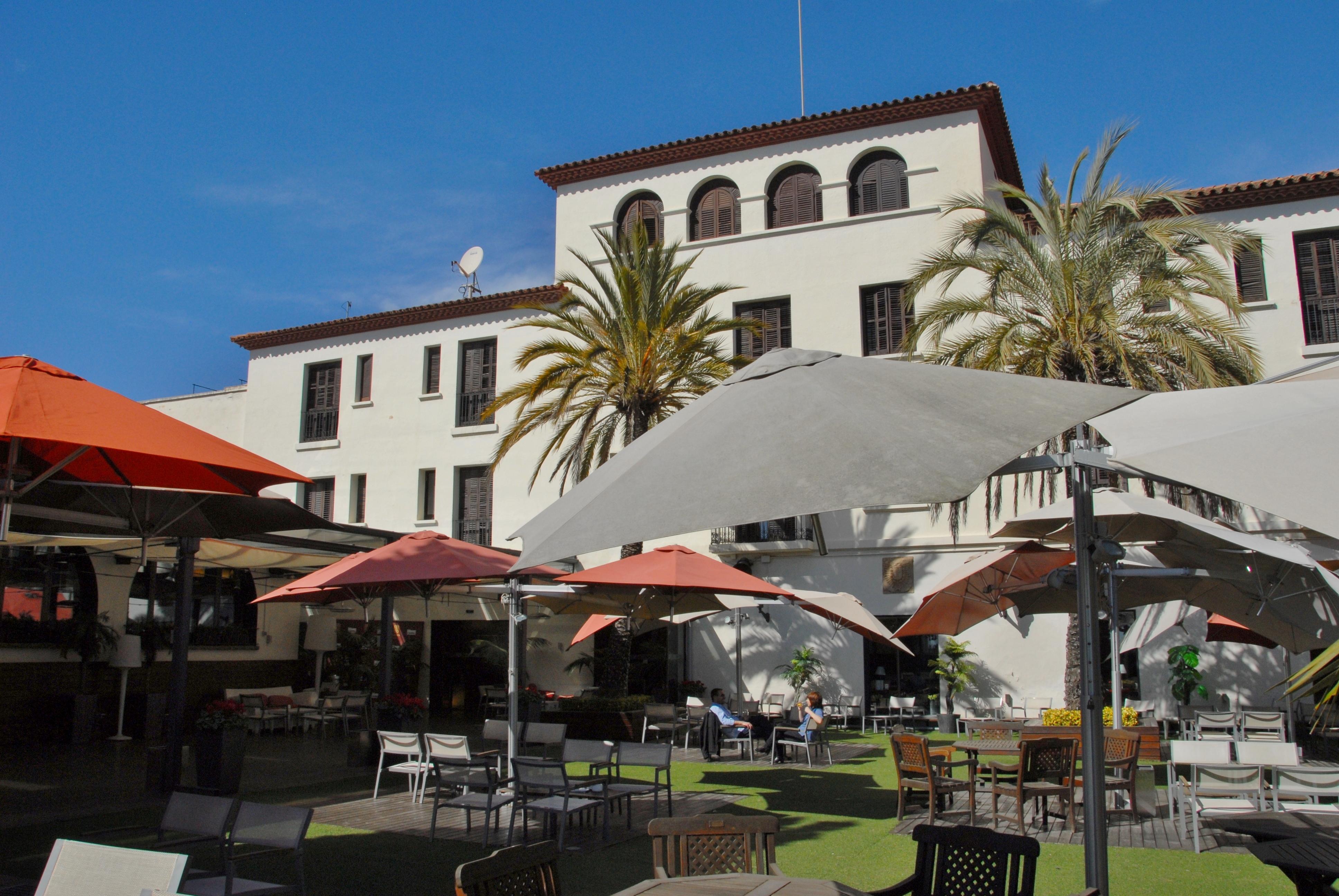 Hotel El Castell Sant Boi de Llobregat Eksteriør bilde