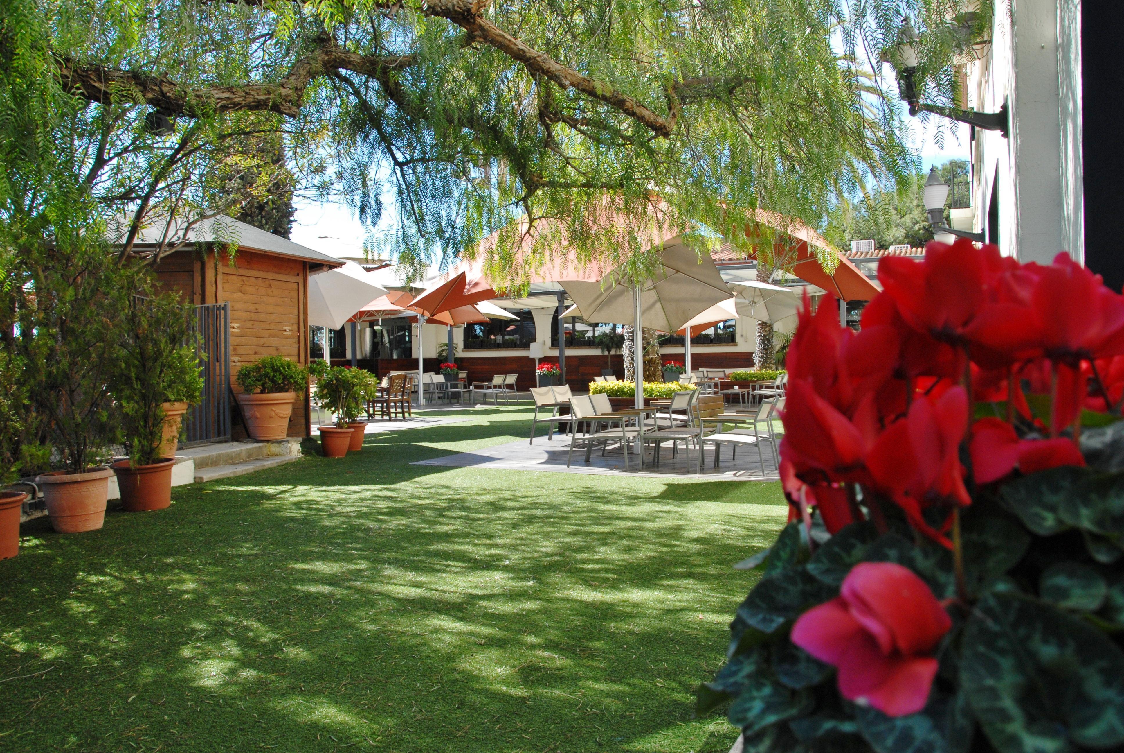 Hotel El Castell Sant Boi de Llobregat Eksteriør bilde