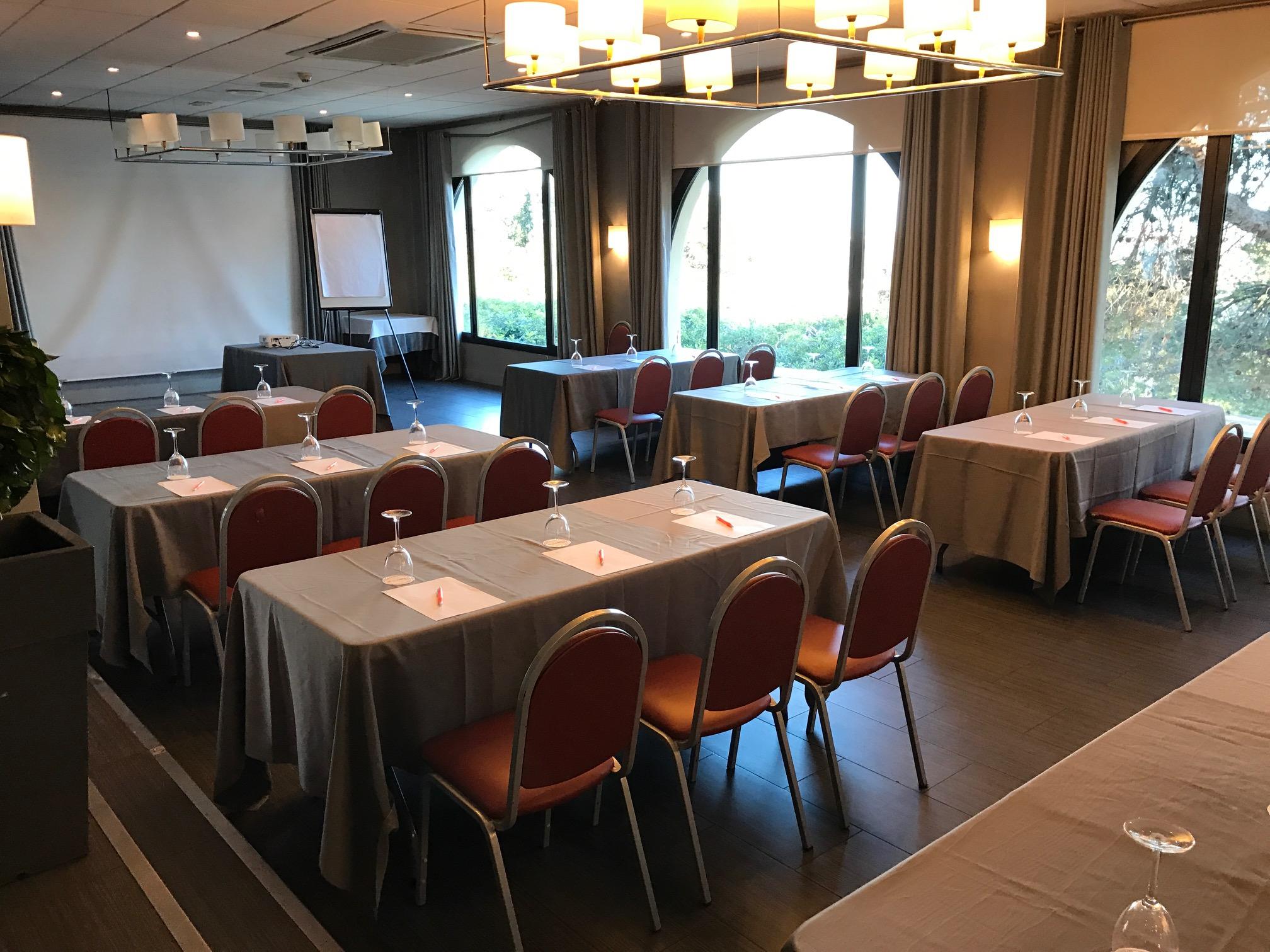 Hotel El Castell Sant Boi de Llobregat Eksteriør bilde