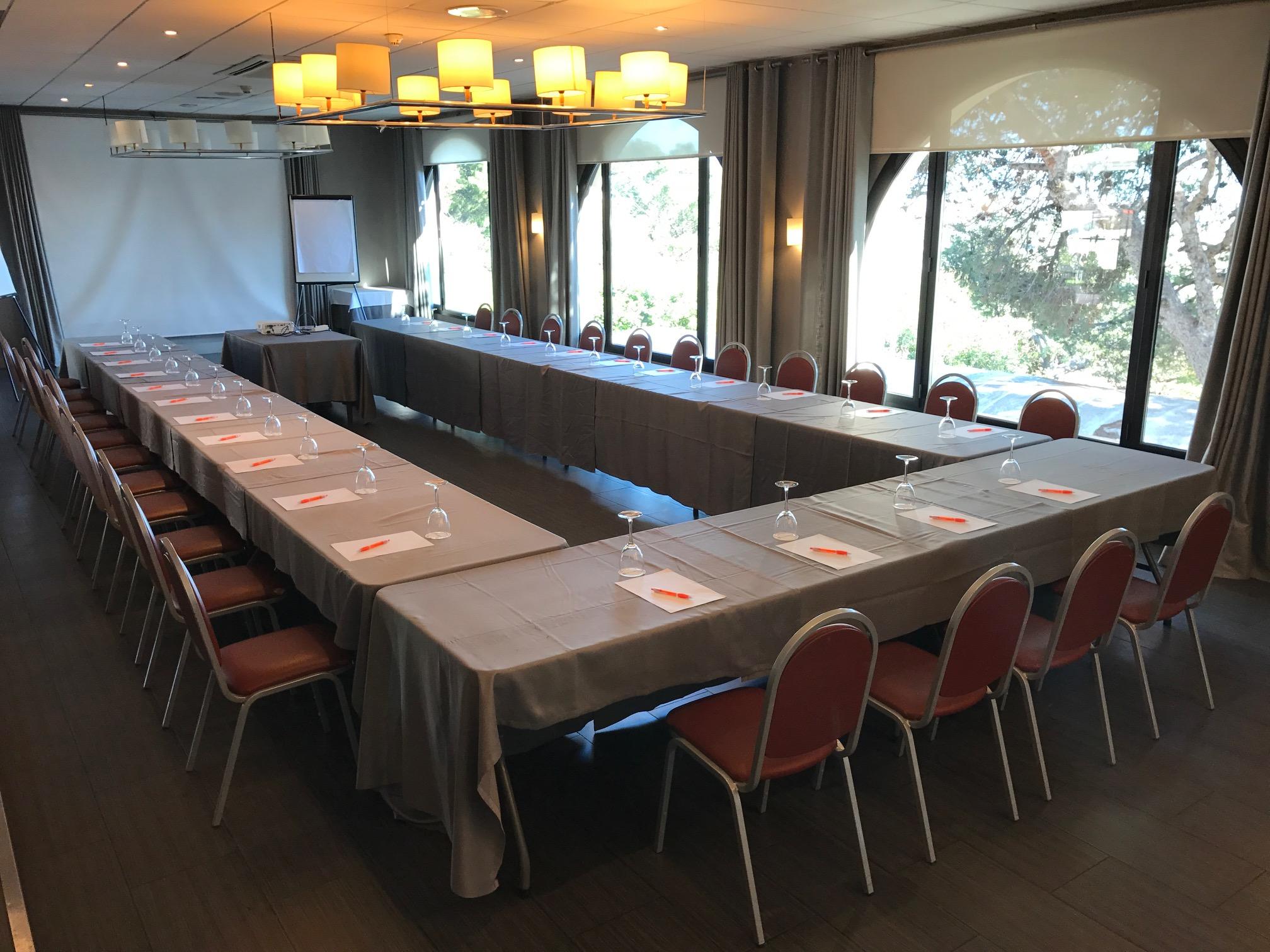 Hotel El Castell Sant Boi de Llobregat Eksteriør bilde