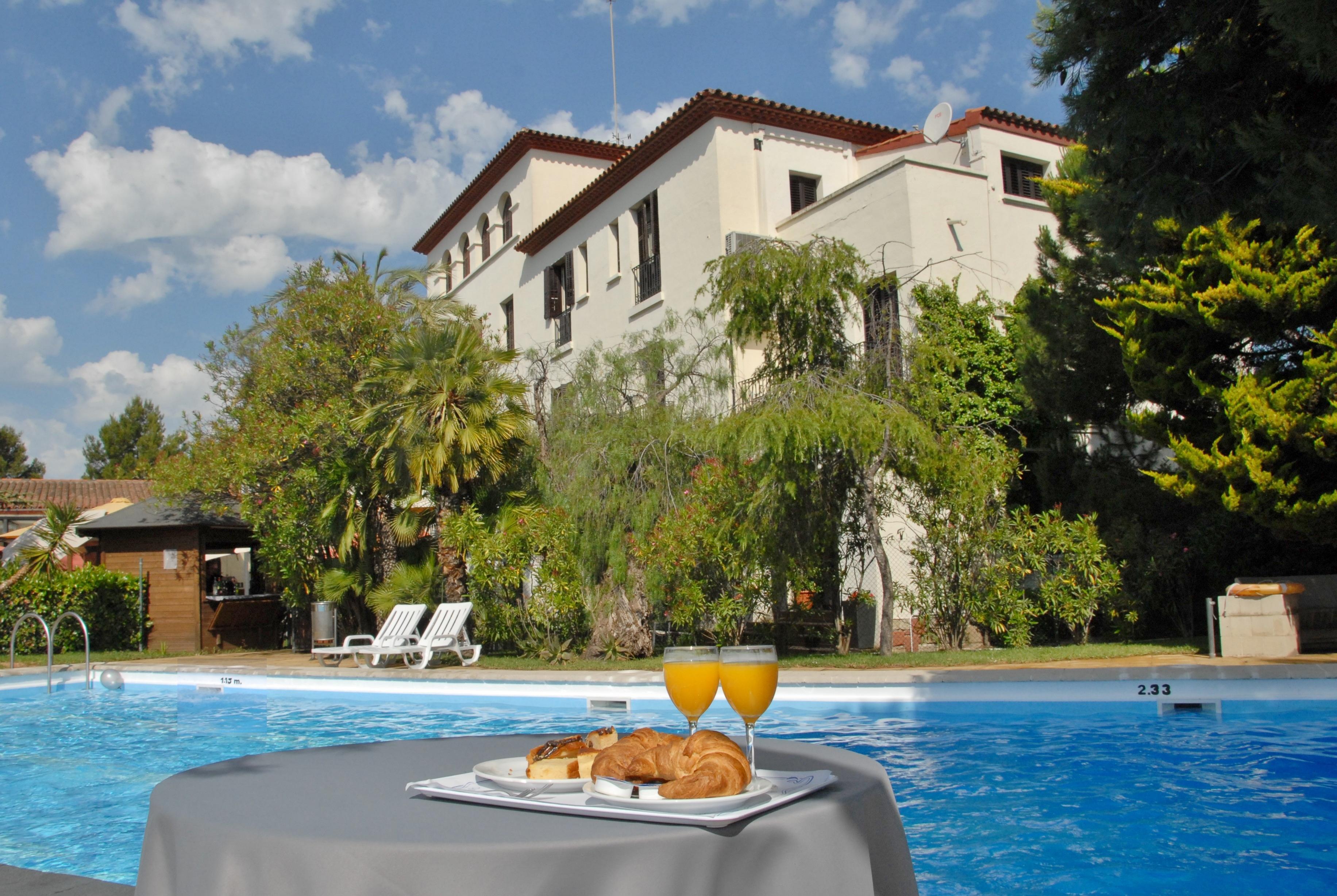 Hotel El Castell Sant Boi de Llobregat Eksteriør bilde