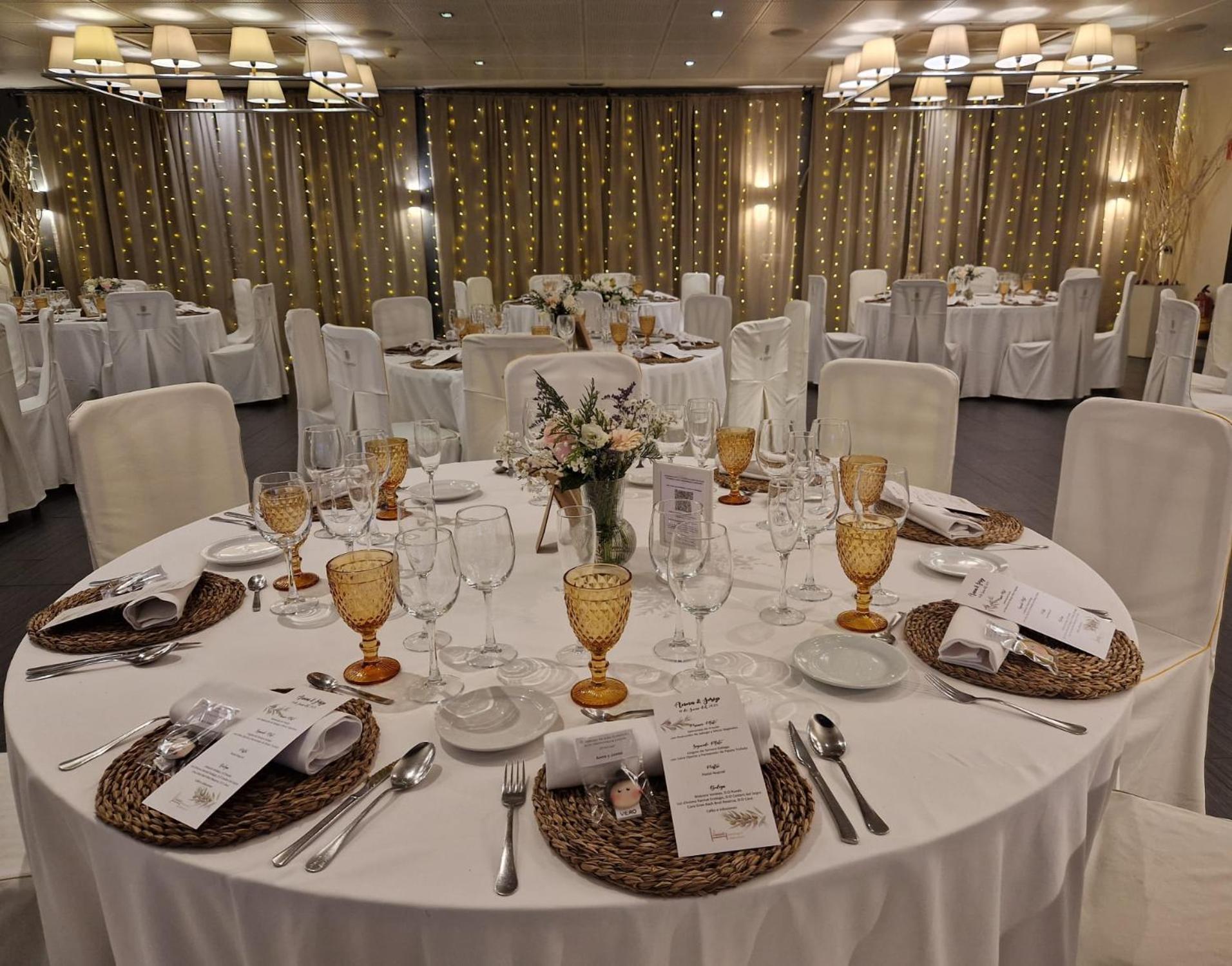 Hotel El Castell Sant Boi de Llobregat Eksteriør bilde