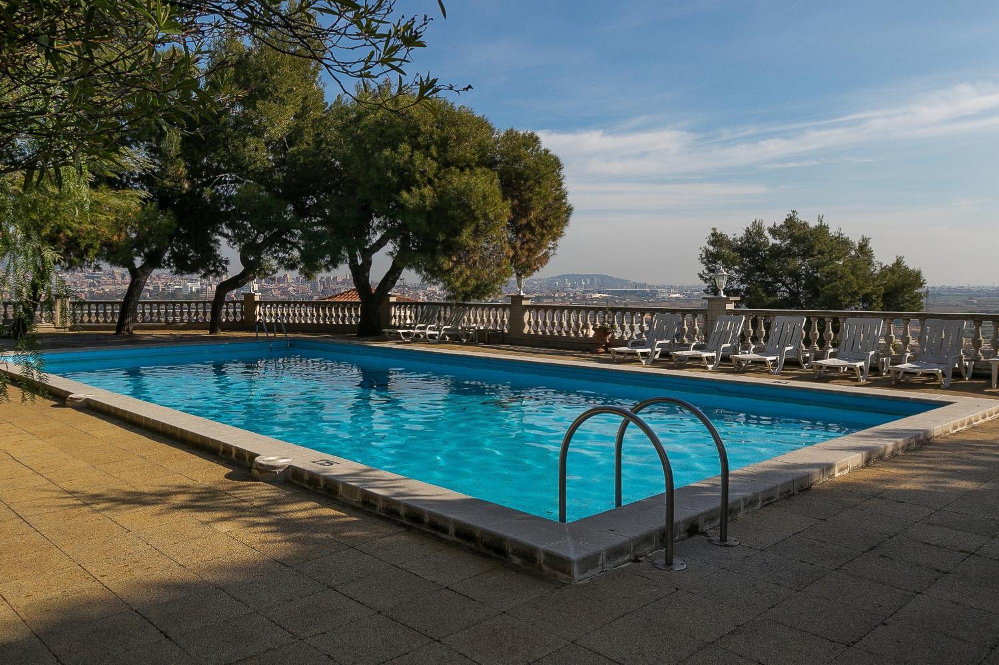 Hotel El Castell Sant Boi de Llobregat Eksteriør bilde